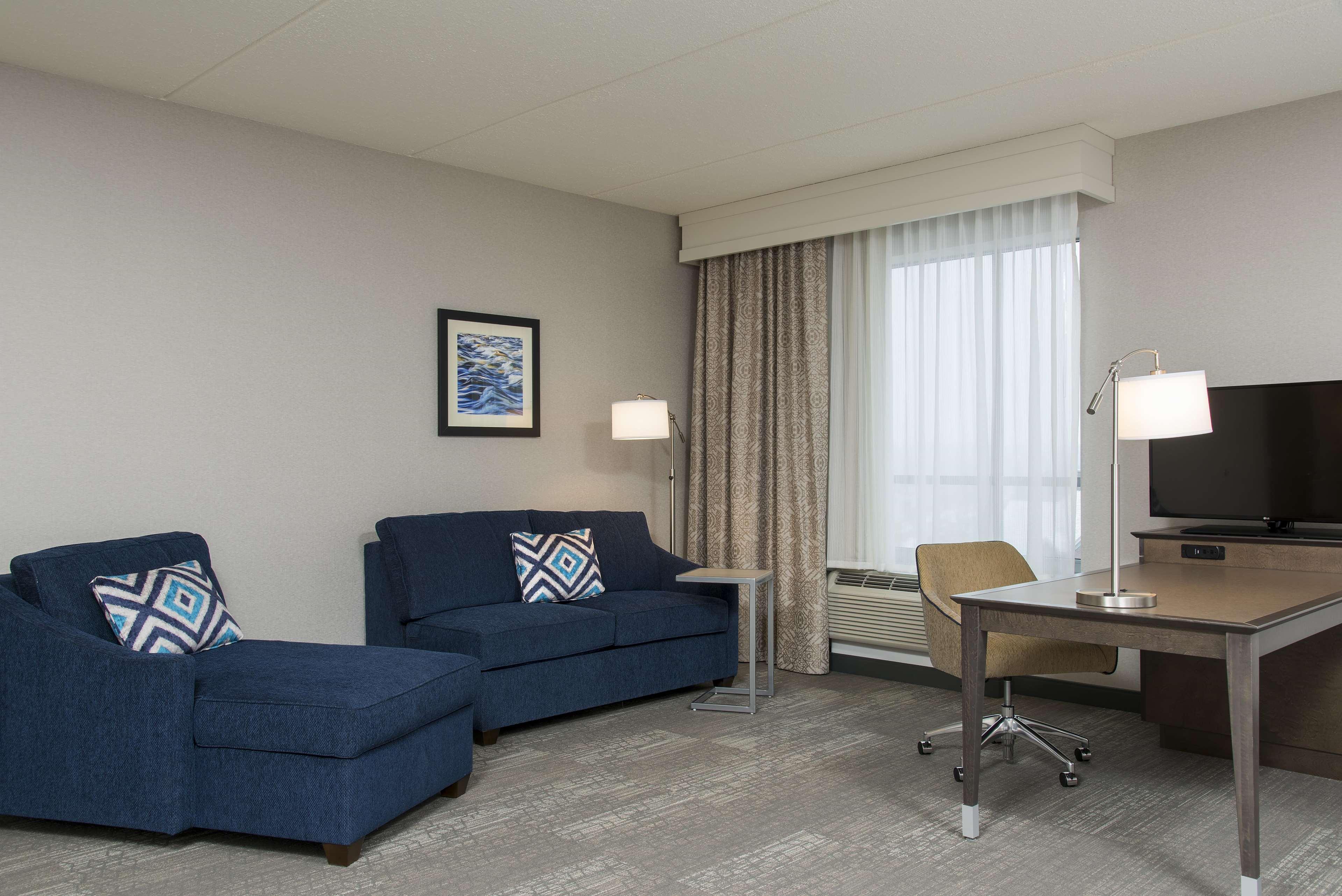 Hampton Inn & Suites Grand Rapids Downtown Exterior photo